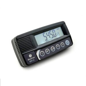 Claro, aquí tienes una lista de atributos SEO para usar en el atributo ALT de las imágenes de este equipo, separados por comas: indicador de peso industrial BR12, equipo de pesaje con pantalla LCD retroiluminada, báscula con carcasa de acero inoxidable, indicador de peso con protección IP65, equipo de pesaje resistente al agua y al polvo, báscula con reloj y calendario integrados, pesaje con salidas digitales optoaisladas, báscula multifuncional con funciones avanzadas, equipo de dosificación y checkweigher, contadora de piezas industrial, equipo para clasificación por peso, indicador de peso con alimentador AC/DC y batería recargable, báscula con 30 horas de autonomía, equipo de pesaje con puertos RS232 y RS485, báscula para 8 células de carga de 350 ohmios, indicador de pesaje de alta resolución, báscula con selección de unidades kg g lb, equipo certificado CE para uso industrial, báscula profesional para ambientes industriales demandantes, equipo de pesaje resistente y duradero, pantalla de pesaje intuitiva y legible, equipo con conectividad para integración automatizada, sistema de pesaje preciso y confiable, báscula de acero inoxidable para industria alimentaria, equipo de control de peso en línea de producción, báscula para dosificación química precisa, equipo para clasificación en procesos logísticos, báscula para contaje de piezas en almacenes, equipo de pesaje dinámico y estático, báscula industrial higiénica y resistente Si necesitas versiones para otras imágenes específicas (por ejemplo, imágenes de pantalla, conectividad, u otras partes del equipo), puedo generar descripciones ALT adaptadas a cada una.